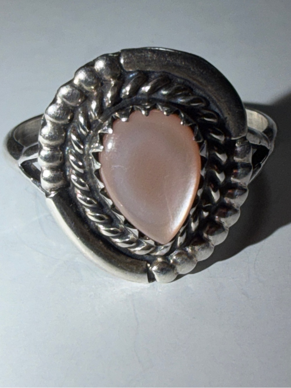 Vintage Sterling Silver Pink Shell Southwestern Split Shank Ring - Size 6